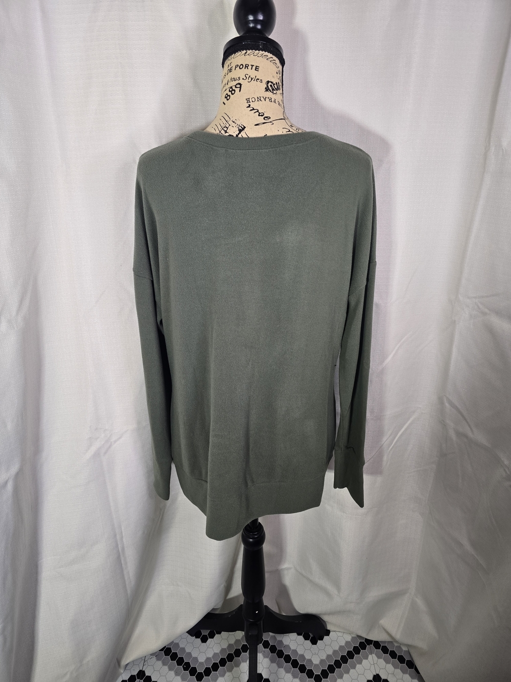 Lisa Rinna Shirt - Picture 4 of 7